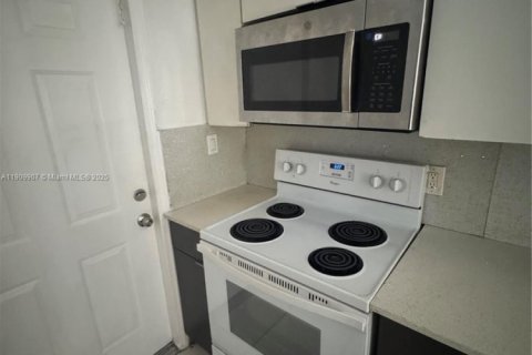 Villa ou maison à vendre à Miami Gardens, Floride: 4 chambres, 124.86 m2 № 1968391 - photo 10