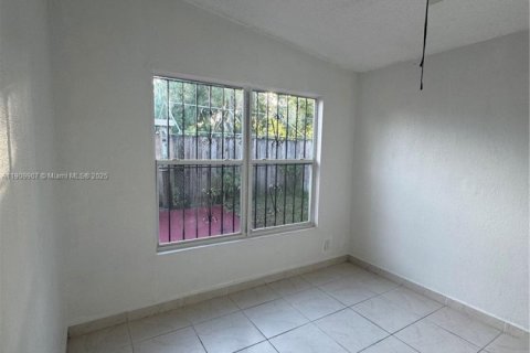 Villa ou maison à vendre à Miami Gardens, Floride: 4 chambres, 124.86 m2 № 1968391 - photo 14