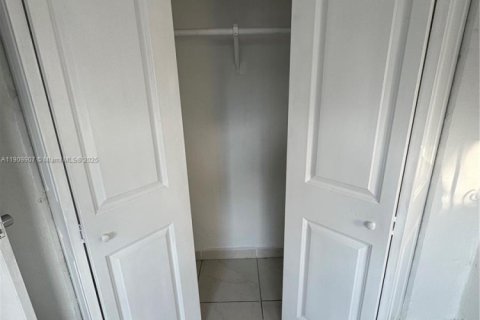 Villa ou maison à vendre à Miami Gardens, Floride: 4 chambres, 124.86 m2 № 1968391 - photo 19