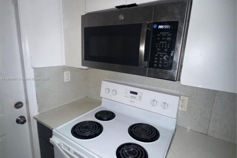 Villa ou maison à vendre à Miami Gardens, Floride: 4 chambres, 124.86 m2 № 1968391 - photo 5