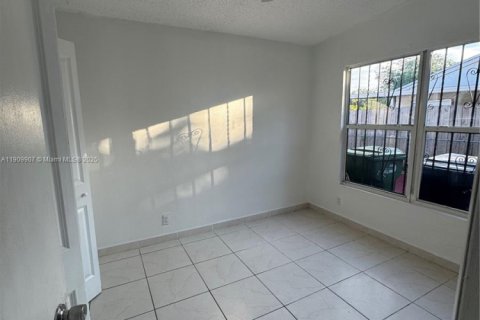 Villa ou maison à vendre à Miami Gardens, Floride: 4 chambres, 124.86 m2 № 1968391 - photo 18