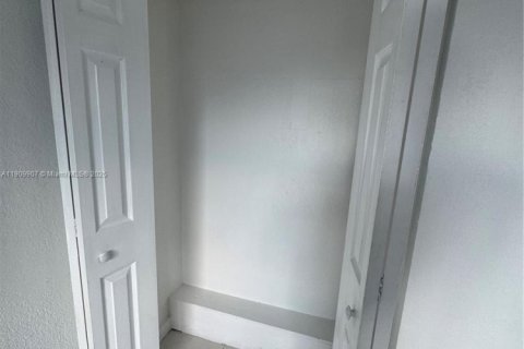 Villa ou maison à vendre à Miami Gardens, Floride: 4 chambres, 124.86 m2 № 1968391 - photo 13