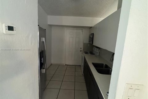 Villa ou maison à vendre à Miami Gardens, Floride: 4 chambres, 124.86 m2 № 1968391 - photo 11