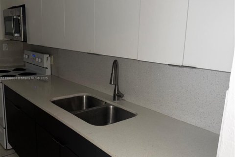 Villa ou maison à vendre à Miami Gardens, Floride: 4 chambres, 124.86 m2 № 1968391 - photo 7