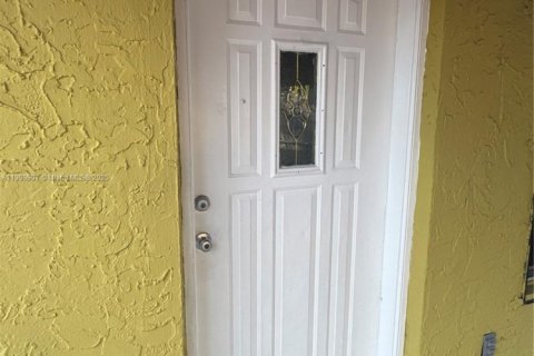 Villa ou maison à vendre à Miami Gardens, Floride: 4 chambres, 124.86 m2 № 1968391 - photo 3