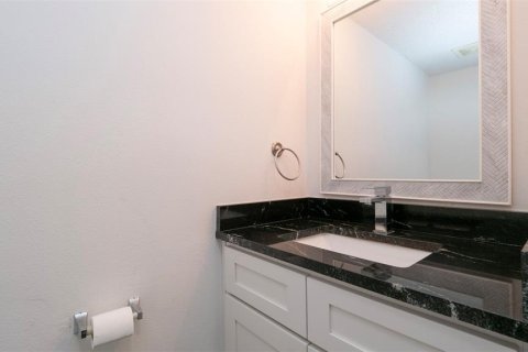 House in Spring Hill, Florida 4 bedrooms, 204.38 sq.m. № 1906348 - photo 19