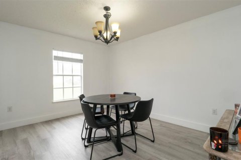 House in Spring Hill, Florida 4 bedrooms, 204.38 sq.m. № 1906348 - photo 17