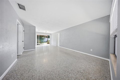 Casa en venta en Fern Park, Florida, 3 dormitorios, 91.79 m2 № 2418960 - foto 3