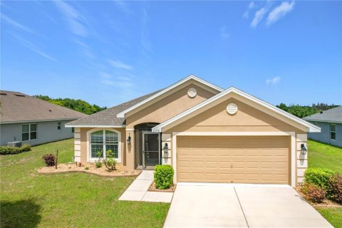 House in Dundee, Florida 4 bedrooms, 172.8 sq.m. № 2114595