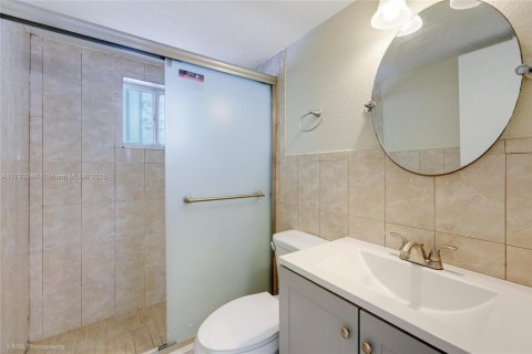 Купить кондоминиум в Хайалиа, Флорида 2 спальни, 91.04м2, № 2042676 - фото 10