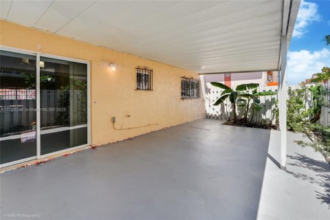 Купить кондоминиум в Хайалиа, Флорида 2 спальни, 91.04м2, № 2042676 - фото 12