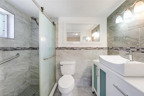 Купить кондоминиум в Хайалиа, Флорида 2 спальни, 91.04м2, № 2042676 - фото 8