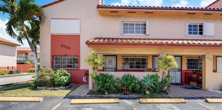 Кондоминиум с 2 спальнями в Хайалиа, Флорида № 2042676