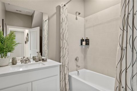 Casa en venta en Haines City, Florida, 5 dormitorios, 296.82 m2 № 2218884 - foto 10