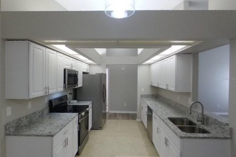 Villa ou maison à louer à Riverview, Floride: 4 chambres, 207.36 m2 № 1912426 - photo 5