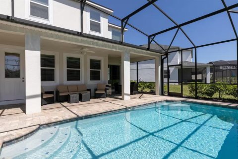 Casa en venta en Kissimmee, Florida, 7 dormitorios, 380.25 m2 № 2303249 - foto 2