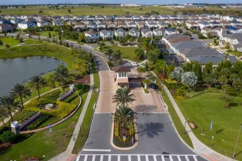 Casa en venta en Kissimmee, Florida, 7 dormitorios, 380.25 m2 № 2303249 - foto 25