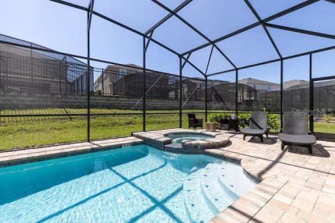 Casa en venta en Kissimmee, Florida, 7 dormitorios, 380.25 m2 № 2303249 - foto 23
