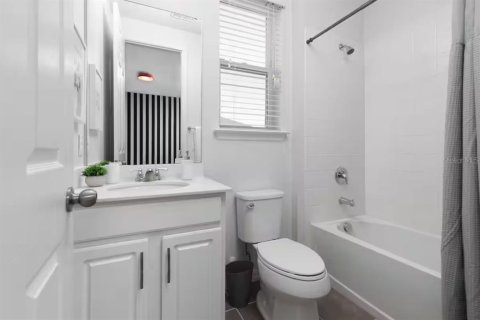 Casa en venta en Kissimmee, Florida, 7 dormitorios, 380.25 m2 № 2303249 - foto 9