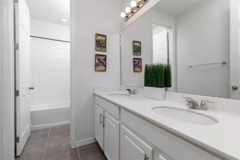 Casa en venta en Kissimmee, Florida, 7 dormitorios, 380.25 m2 № 2303249 - foto 6