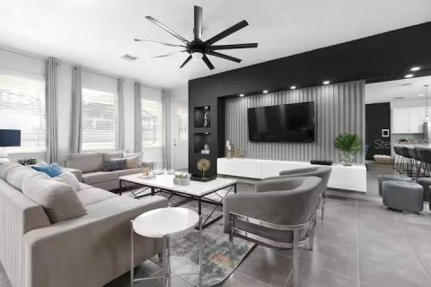 Casa en venta en Kissimmee, Florida, 7 dormitorios, 380.25 m2 № 2303249 - foto 3