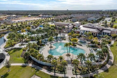 Casa en venta en Kissimmee, Florida, 7 dormitorios, 380.25 m2 № 2303249 - foto 24