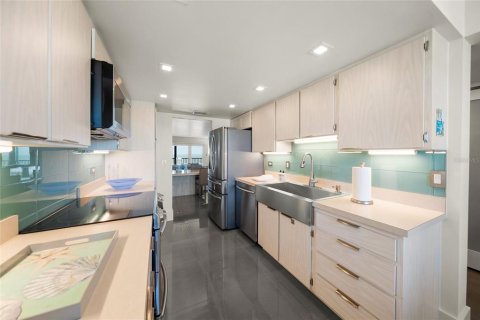 Condo in Sarasota, Florida, 2 bedrooms № 2114462 - photo 17