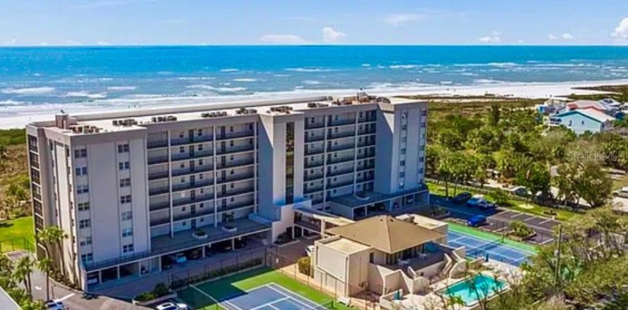 Condo in Sarasota, Florida, 2 bedrooms № 2114462