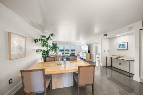 Condo in Sarasota, Florida, 2 bedrooms № 2114462 - photo 15