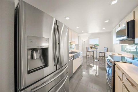 Condo in Sarasota, Florida, 2 bedrooms № 2114462 - photo 19