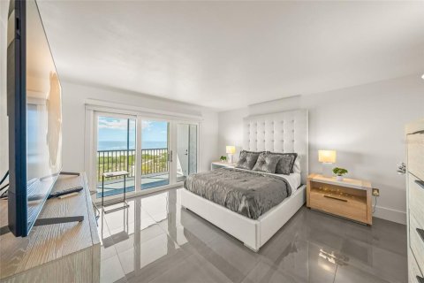 Condo in Sarasota, Florida, 2 bedrooms № 2114462 - photo 21