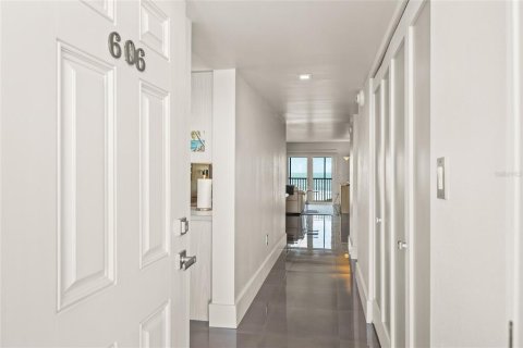 Condo in Sarasota, Florida, 2 bedrooms № 2114462 - photo 4
