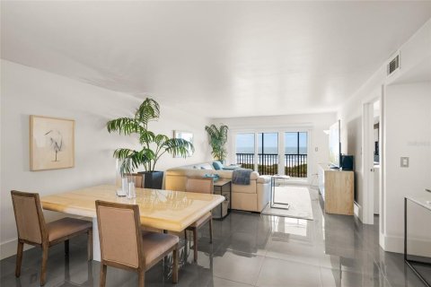 Condo in Sarasota, Florida, 2 bedrooms № 2114462 - photo 14