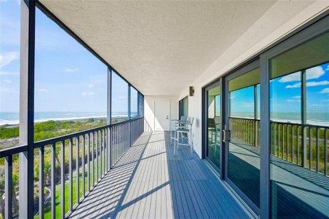 Condo in Sarasota, Florida, 2 bedrooms № 2114462 - photo 11