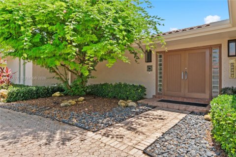 Villa ou maison à vendre à Miami, Floride: 3 chambres, 245.82 m2 № 1997513 - photo 5