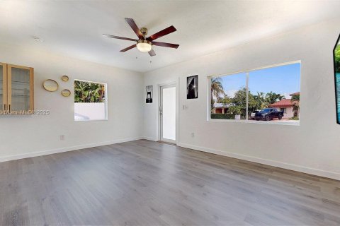 Villa ou maison à louer à Miami, Floride: 1 chambre, 147.44 m2 № 1892122 - photo 14