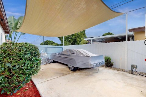 Villa ou maison à louer à Miami, Floride: 1 chambre, 147.44 m2 № 1892122 - photo 25
