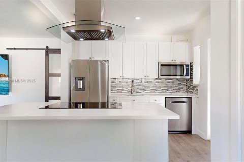 Villa ou maison à louer à Miami, Floride: 1 chambre, 147.44 m2 № 1892122 - photo 5