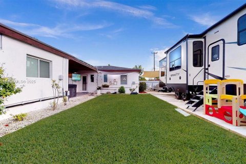 Villa ou maison à louer à Miami, Floride: 1 chambre, 147.44 m2 № 1892122 - photo 23