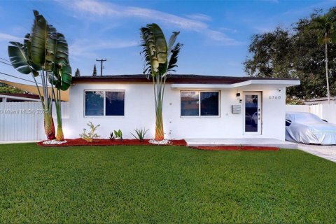 Villa ou maison à louer à Miami, Floride: 1 chambre, 147.44 m2 № 1892122 - photo 1