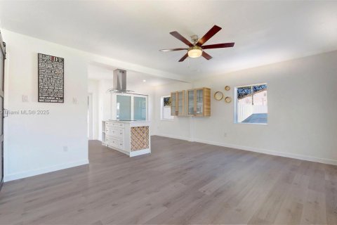 Villa ou maison à louer à Miami, Floride: 1 chambre, 147.44 m2 № 1892122 - photo 13