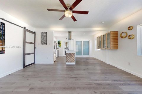 Villa ou maison à louer à Miami, Floride: 1 chambre, 147.44 m2 № 1892122 - photo 11