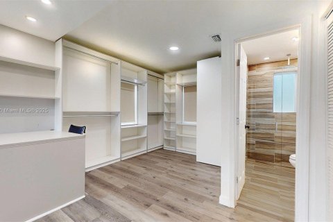 Villa ou maison à louer à Miami, Floride: 1 chambre, 147.44 m2 № 1892122 - photo 17