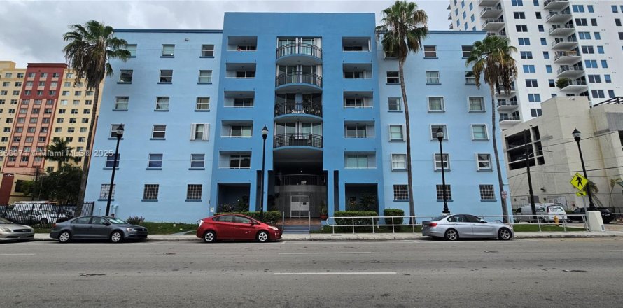Condo in Miami, Florida, 2 bedrooms  № 1896770