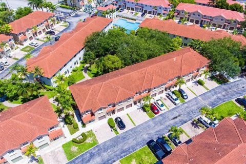 Adosado en venta en Miami Gardens, Florida, 4 dormitorios, 160.07 m2 № 1992385 - foto 4
