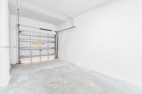 Adosado en venta en Miami Gardens, Florida, 4 dormitorios, 160.07 m2 № 1992385 - foto 16