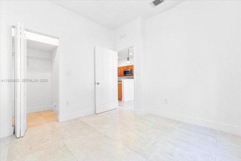 Adosado en venta en Miami Gardens, Florida, 4 dormitorios, 160.07 m2 № 1992385 - foto 17