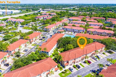 Adosado en venta en Miami Gardens, Florida, 4 dormitorios, 160.07 m2 № 1992385 - foto 5