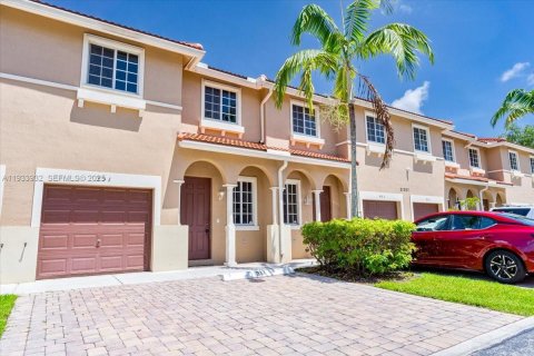 Adosado en venta en Miami Gardens, Florida, 4 dormitorios, 160.07 m2 № 1992385 - foto 2
