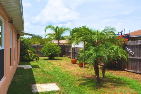 Apartamento en alquiler en Poinciana, Florida, 3 dormitorios, 111.48 m2 № 1915683 - foto 6